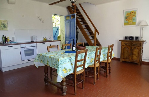 Fontaine-de-Vaucluse House | Artist's Paradise in Provence! - Views, Peace, Village Centre