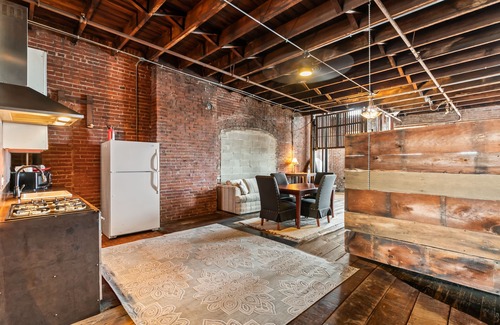 Downtown St. Louis Apartment | Artist Warehouse Loft - Downtown St. Louis - Boutique Hotel Sleeps 7-18