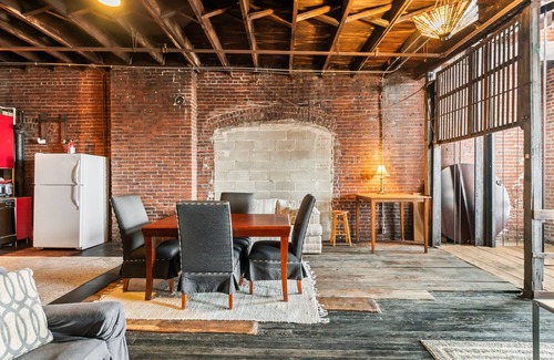 Downtown St. Louis Apartment | Artist Warehouse Loft - Downtown St. Louis - Boutique Hotel Sleeps 7-18