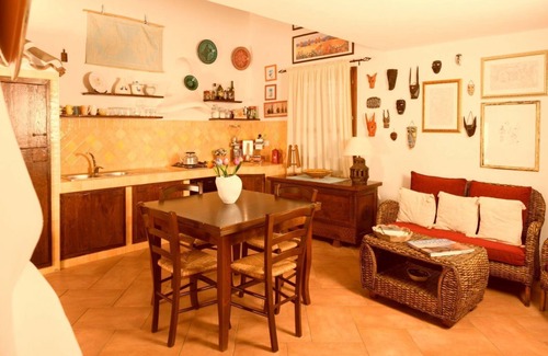 Orosei Villa | [Artista] Elegant Villa Close to the Sea with Fenced Garden