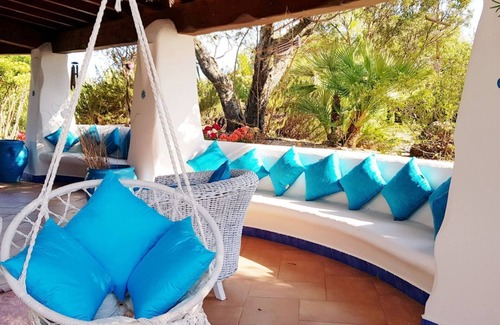 Orosei Villa | [Artista] Elegant Villa Close to the Sea with Fenced Garden