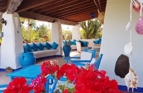 Orosei Villa | [Artista] Elegant Villa Close to the Sea with Fenced Garden