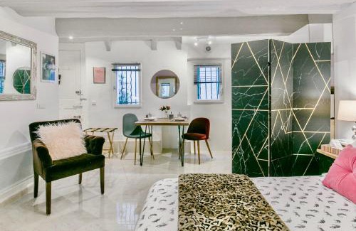 Antibes Old Town Apartment | Artistic Antibes Apartment