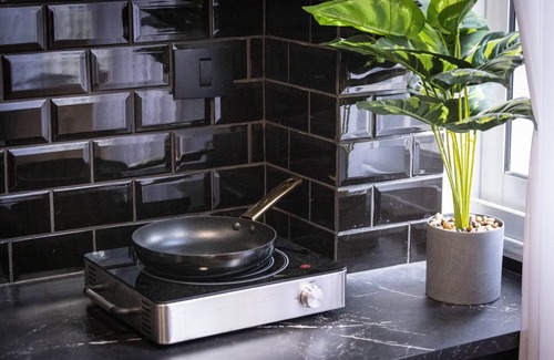 Haifa Apartment | Artistic Vibes Green Studio by Sea N' Rent