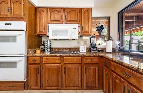 Port Charlotte Villa | ‼️Artistic‼️ Villa w/Pool, Theater & Hot Tub