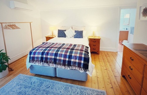 Albany Apartment | Artists apartment in historic central Albany