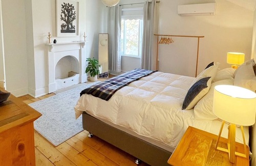 Albany Apartment | Artists apartment in historic central Albany
