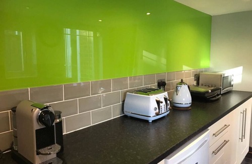 Harrogate Cottage | Artists’ Cottages, Artists’ House close HCC WIFI