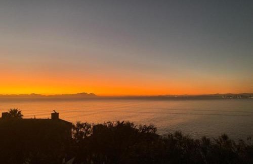 Mountainside Apartment | Artists Cottages Gordon's Bay