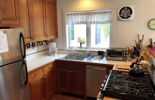 Deer Isle Cottage | Artists Retreat - Overlooking Northwest Harbor