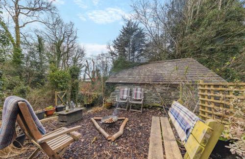 Eglwys-fach House | Artists Sanctuary