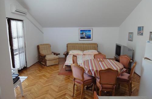 Zrce Apartment | Artneo apartmani