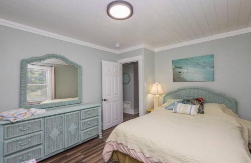 Village of the Arts Apartment | Artsea 2BR Cozy Ample Parking Near Beaches & Lecom Upstairs