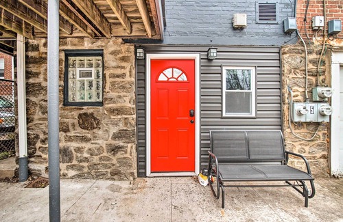Germantown Apartment | Artsy Philadelphia Studio ~ 7 Mi to Downtown!