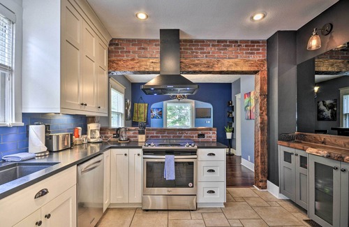 Mississippi District House | Artsy PNW Home w/Hot Tub & Yard, Half Mi to River