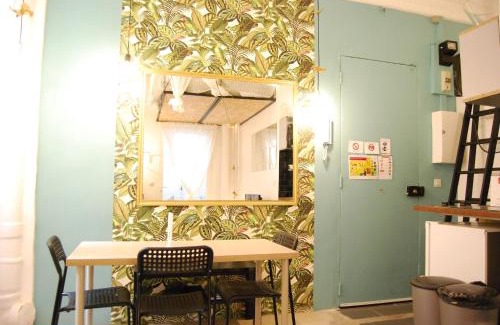 Epinettes Apartment | Arty 20m² district of BATIGNOLLES
