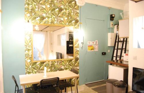 Epinettes Apartment | Arty 20m² district of BATIGNOLLES