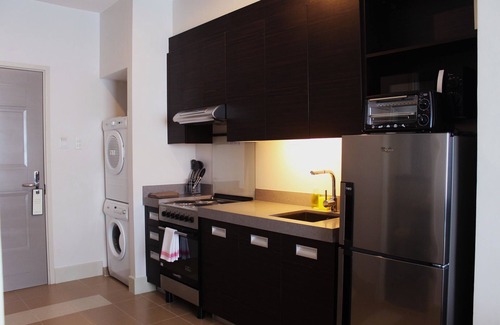 Downtown Apartment | Aruga Apartments by Rockwell Makati