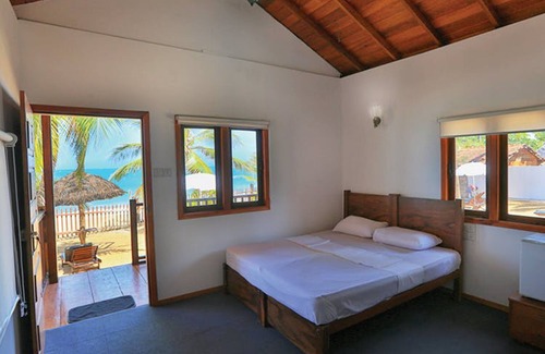 Pottuvil Division 2 Hotel | Arugambay PodBay