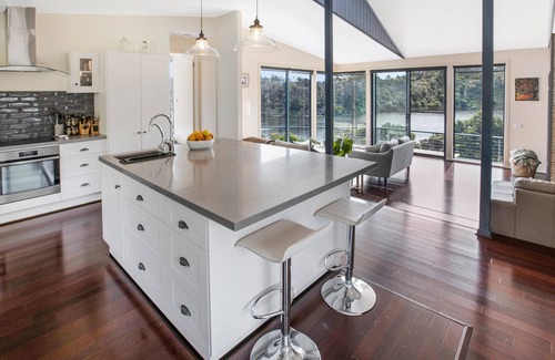 Lakes Entrance House | Arukah House - Waterfront property with magnificent views from every room!
