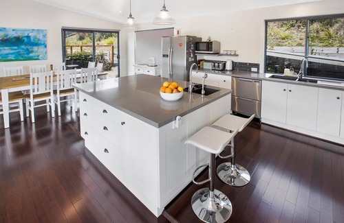 Lakes Entrance House | Arukah House - Waterfront property with magnificent views from every room!