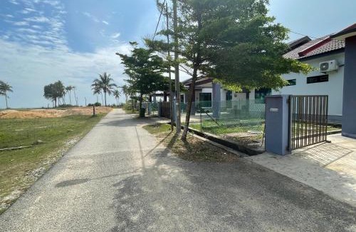 Kota Bharu Villa | Arwaa Homestay Beachview