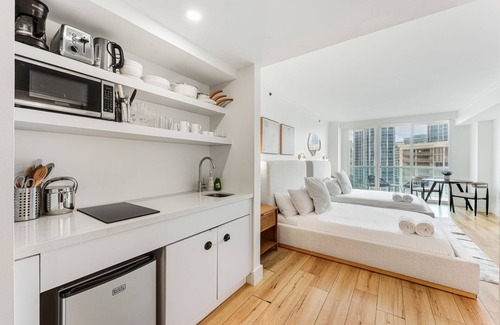Coconut Grove Condo | ARYA HOTEL STUDIO BY IMD MIAMI VACATION RENTALS OCEAN VIEW BALCONY FREE PARKING