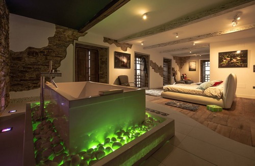 Aldeguer House | As casas do retratista - Adults Only