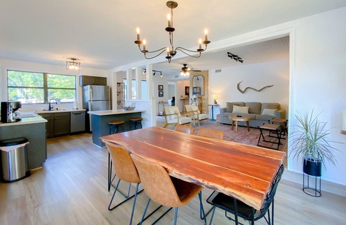 Cotter House | As close to the water as you can get! Updated and relaxing!