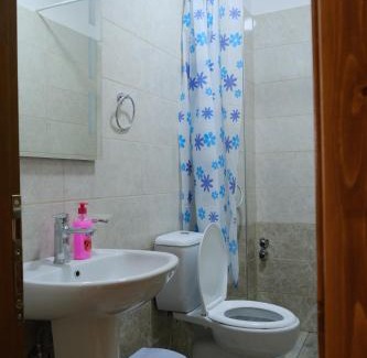 Erseke Hotel | As e vogël, As e madhe