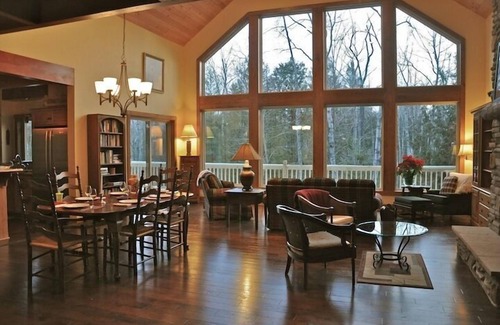 Fish Creek Ski Chalet | As seen in Door County Magazine! Private, Family Friendly, Sat TV, WiFi