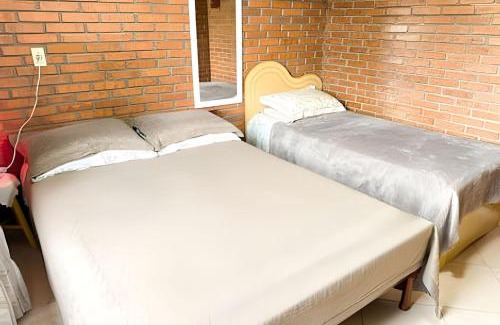 Rio dos Cedros House | ASA | Charme Montanha | Aconchego | Beira do lago
