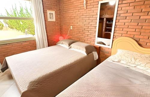 Rio dos Cedros House | ASA | Charme Montanha | Aconchego | Beira do lago