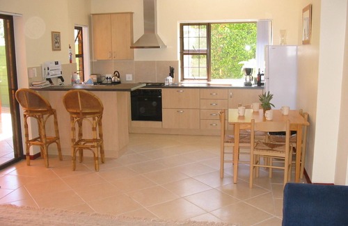 Bergvliet Hotel | Ascot Gardens Self Catering