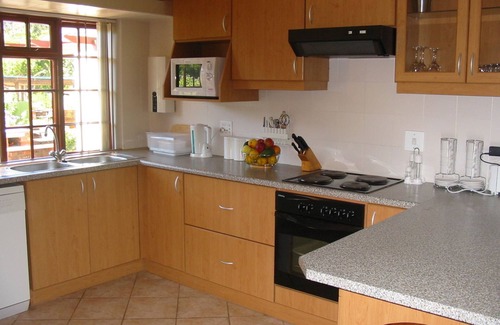 Bergvliet Hotel | Ascot Gardens Self Catering