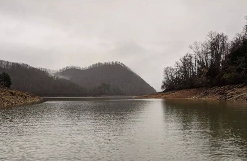 Mooresburg House | asdasdasdasdasdPlay N Hooky at Cherokee Lake