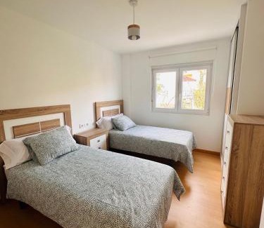 Fisterra Apartment | Aserradero - Bajo con terraza y piscina !