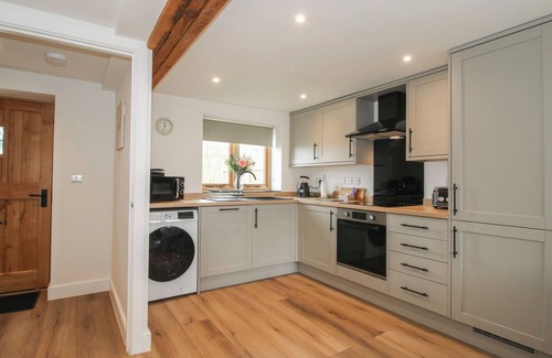 Loppington Cottage | ASH BARN, pet friendly, with a garden in Wem