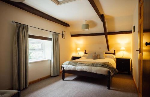 Haverfordwest House | Ash Cottage - Escape to Pembrokeshire Cottage with Pool & Sauna