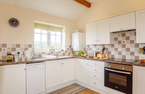 Pen-y-sarn Cottage | ASH COTTAGE, family friendly, with a garden in Penysarn