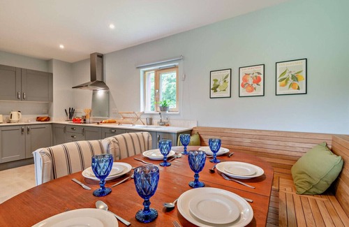 Chapmanslade House | Ash View 2 - Three Bedroom House, Sleeps 6