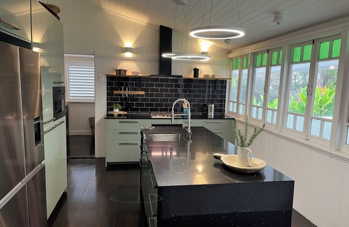 Ashgrove House | “Ashcroft” 3-6 Month Stay. Unique Inner City Property.