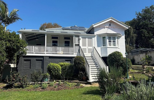 Ashgrove House | “Ashcroft” 3-6 Month Stay. Unique Inner City Property.