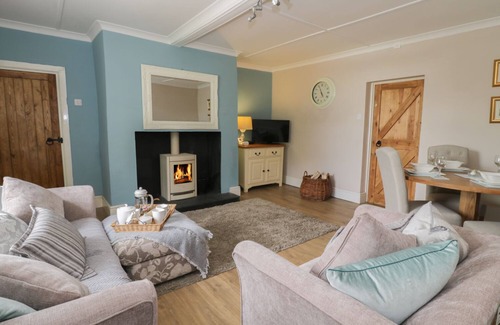 Longframlington Cottage | ASHDOWNE, pet friendly, country holiday cottage in Longframlington