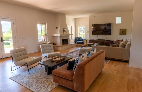 Oakville House | Ashe Vineyard House - Beautiful Home on a Vineyard in Yountville