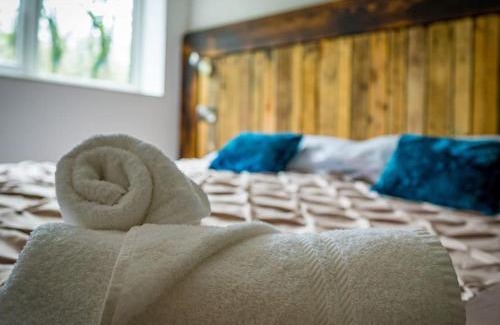 Farley House | Ashenhurst, woodland lodge with hot tub for 4