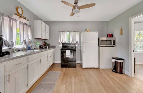 Collegedale Apartment | Asher’s Cozy Corner S