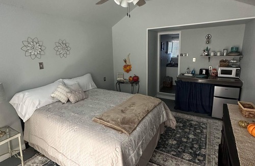 Weaverville Cottage | Asheville/Weaverville tiny home