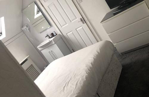 Huddersfield House | Ashfield Hotel