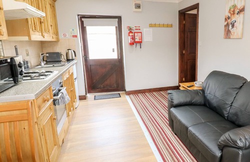 Over Haddon Cottage | Ashford Cottage